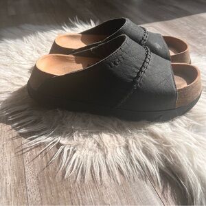 UGG Sunskip slide black size 10